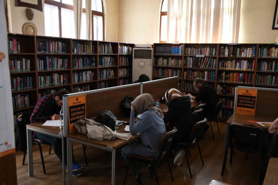 Aksaray’ın İlk Valisi Tarafından Yaptırılan “bilgi Yurdu” 96 Yıldır Hizmet Veriyor