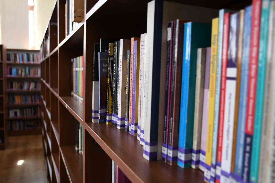 Aksaray’ın İlk Valisi Tarafından Yaptırılan “bilgi Yurdu” 96 Yıldır Hizmet Veriyor