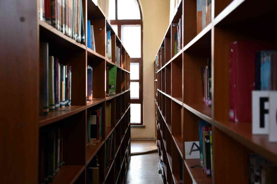 Aksaray’ın İlk Valisi Tarafından Yaptırılan “bilgi Yurdu” 96 Yıldır Hizmet Veriyor