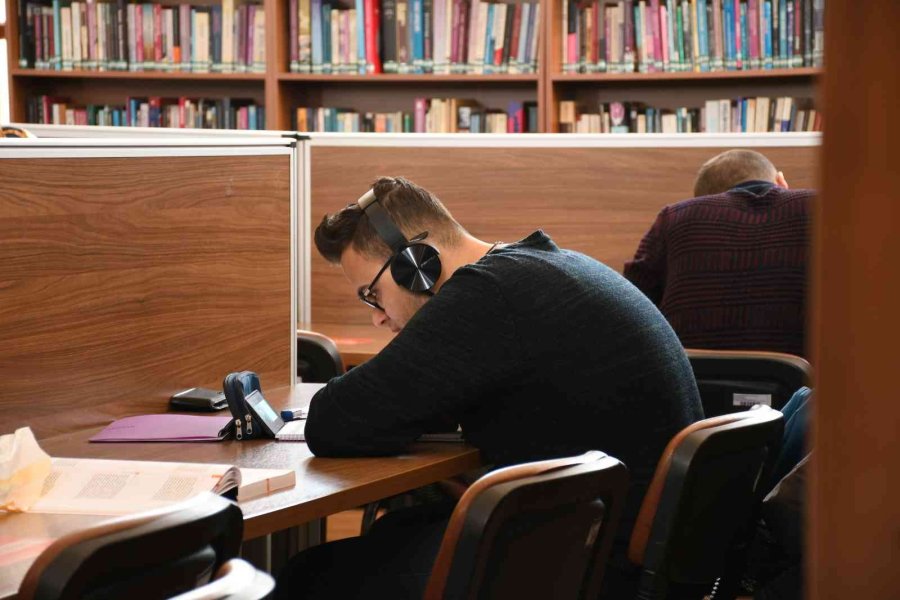 Aksaray’ın İlk Valisi Tarafından Yaptırılan “bilgi Yurdu” 96 Yıldır Hizmet Veriyor