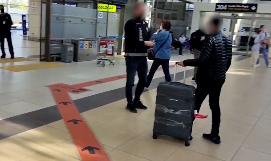 Antalya Havalimanı’nda Vitamin Kutularından Binlerce Uyuşturucu Çıktı