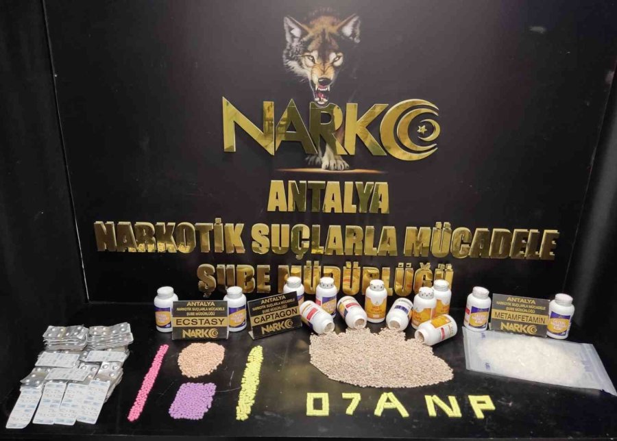 Antalya Havalimanı’nda Vitamin Kutularından Binlerce Uyuşturucu Çıktı