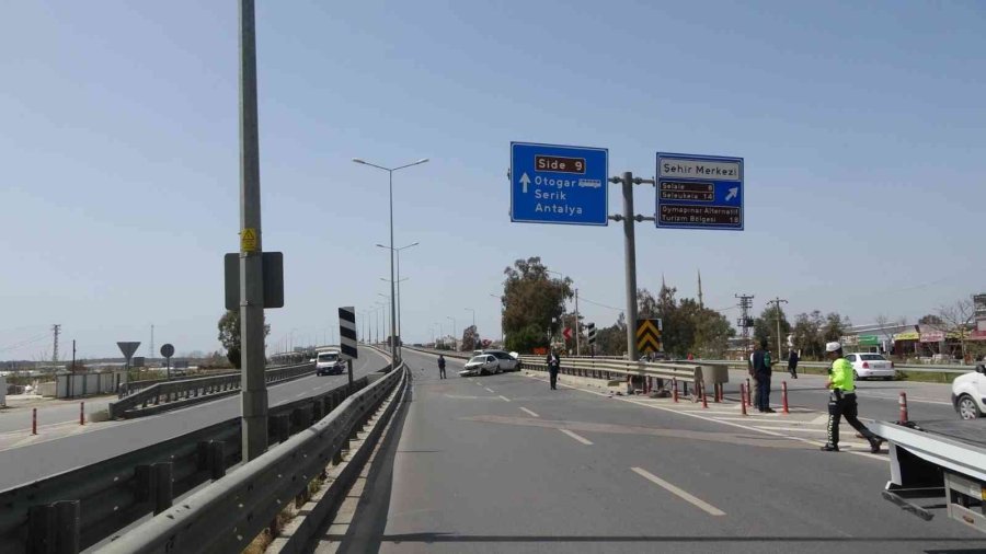 Kararsız Sürücü Karayolunu Savaş Alanına Çevirdi: 2 Yaralı