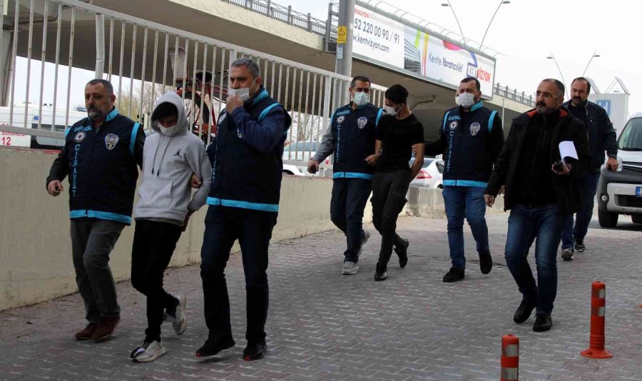 Boğazını Keserek Öldürdükleri Şahsı Yakan Zanlılar Yakalandı