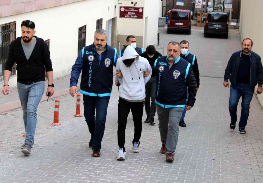 Boğazını Keserek Öldürdükleri Şahsı Yakan Zanlılar Yakalandı