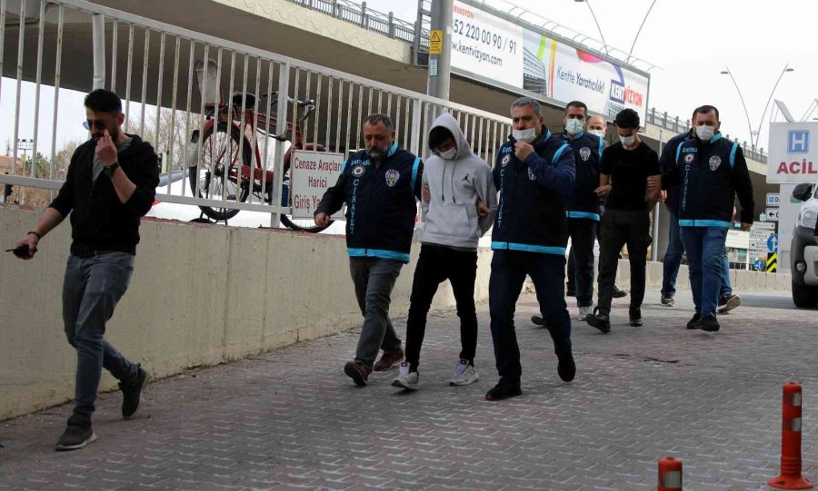 Boğazını Keserek Öldürdükleri Şahsı Yakan Zanlılar Yakalandı