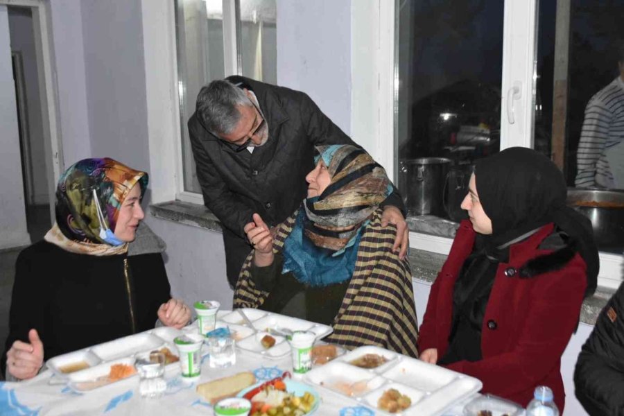 İnönü’de İftar Buluşmaları ’esnemez Mahallesi’ İle Başladı