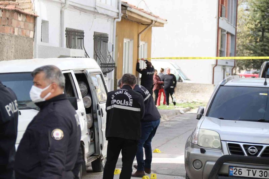 Halı Satıcıları Arasındaki Silahlı Kavga Kanlı Bitti: 1 Ölü