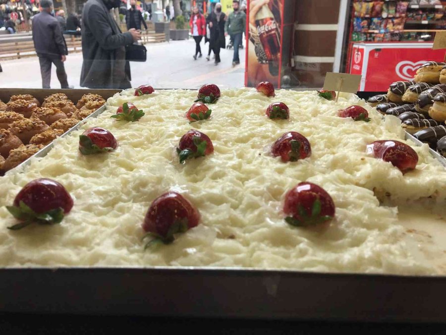 Ramazan Ayının Vazgeçilmezi Güllaç Tezgâhtaki Yerini Aldı