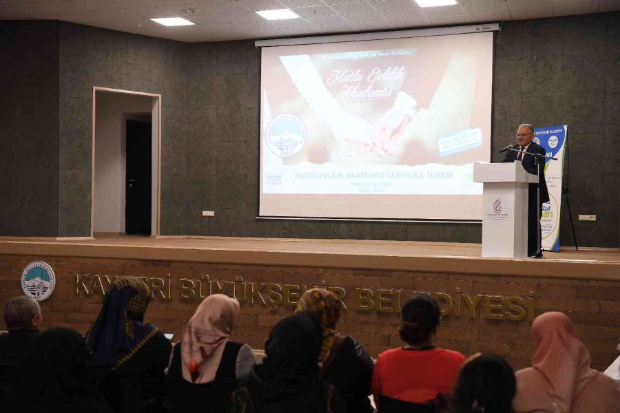 Mutlu Evlilik Akademisi Sertifika Töreni Yapıldı