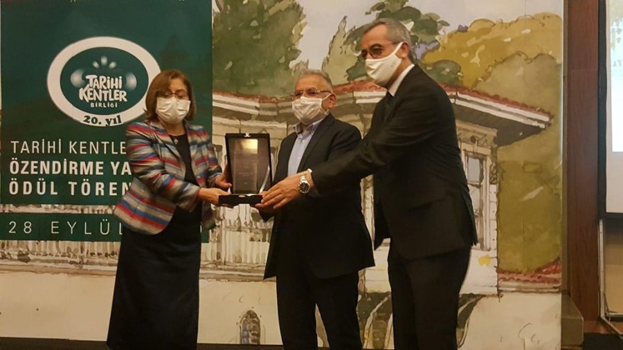 Kayseri Büyükşehir Belediyesi 3 Yıla 20 Ödül Sığdırdı