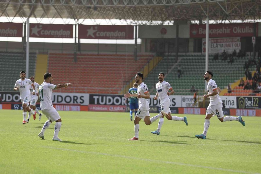 Spor Toto Süper Lig: A. Alanyaspor: 1 - Çaykur Rizespor: 0 (ilk Yarı)