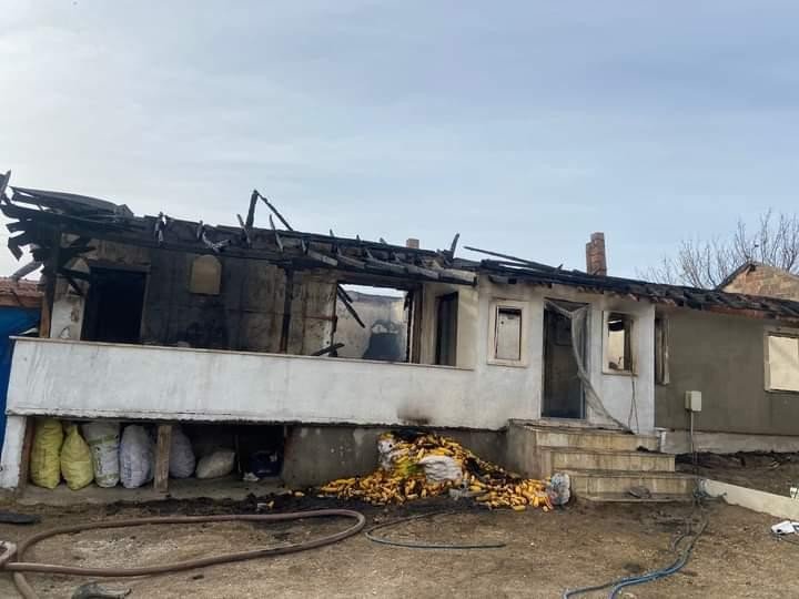 Etkili Rüzgar Yangına Neden Oldu