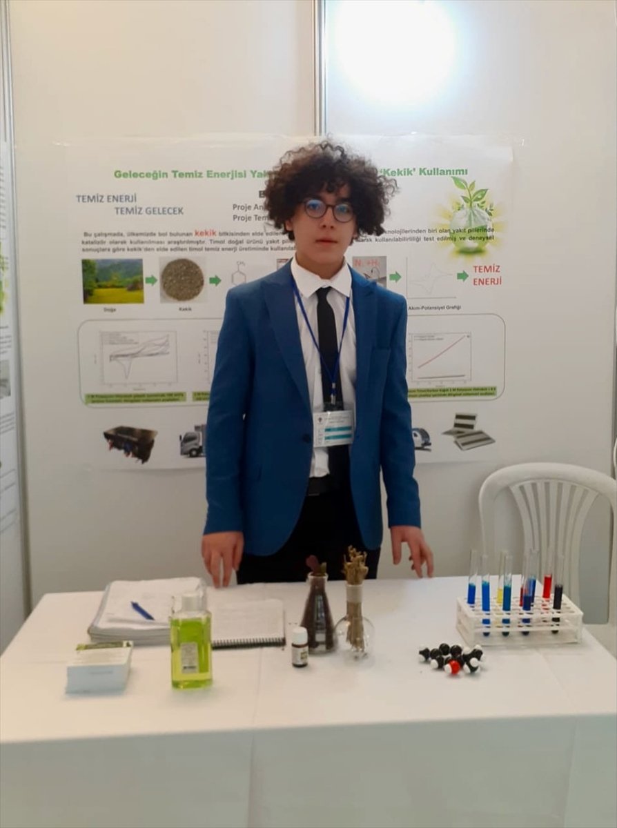 Güzel Sanatlar Öğrencisi Kekik Yağından Elektrik Üretti