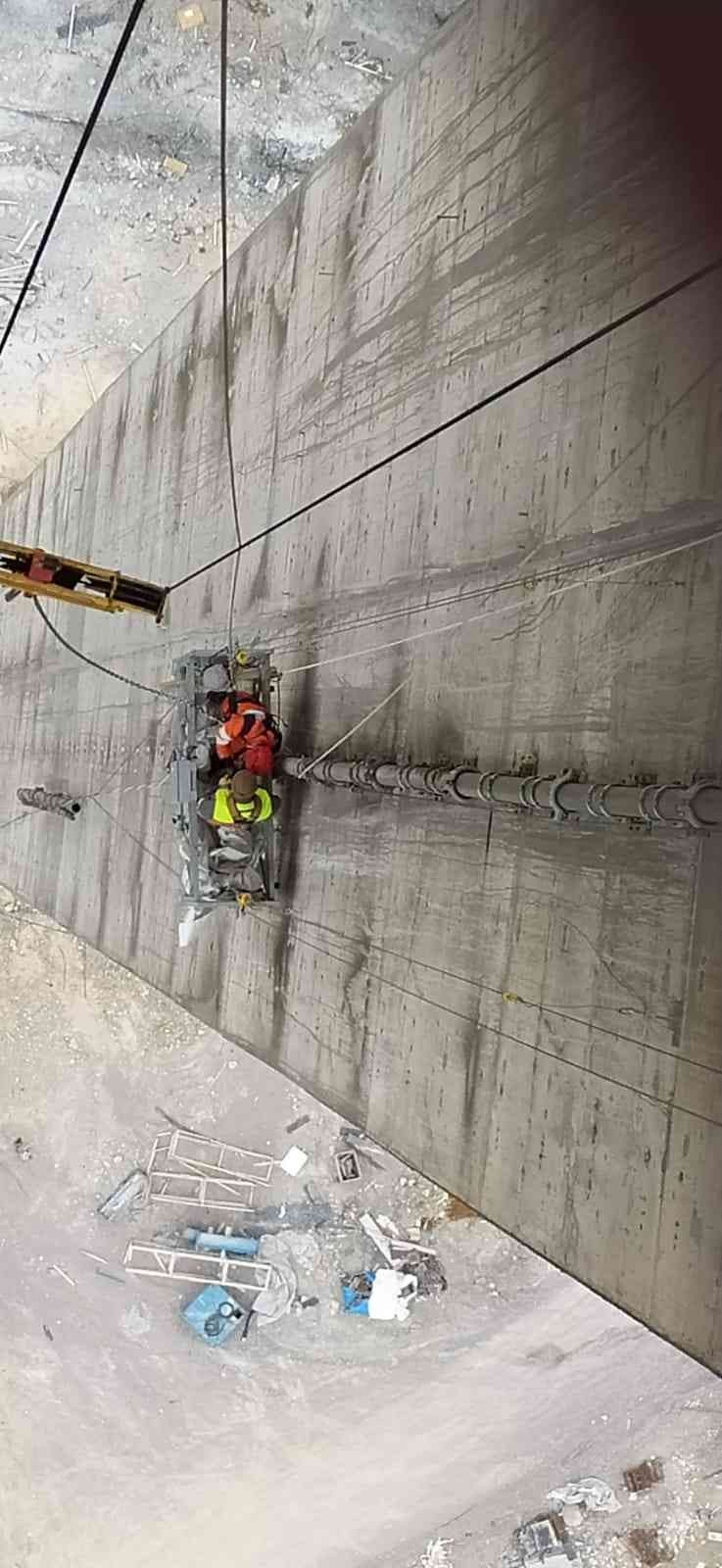 Viyadük İnşaatında Asansörde Mahsur Kalan İşçileri İtfaiye Kurtardı