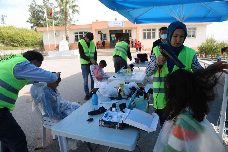 Kırsaldaki Öğrencilere Ücretsiz Berber Ve Kuaför