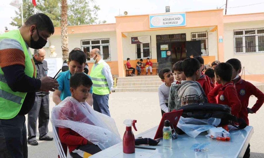 Kırsaldaki Öğrencilere Ücretsiz Berber Ve Kuaför