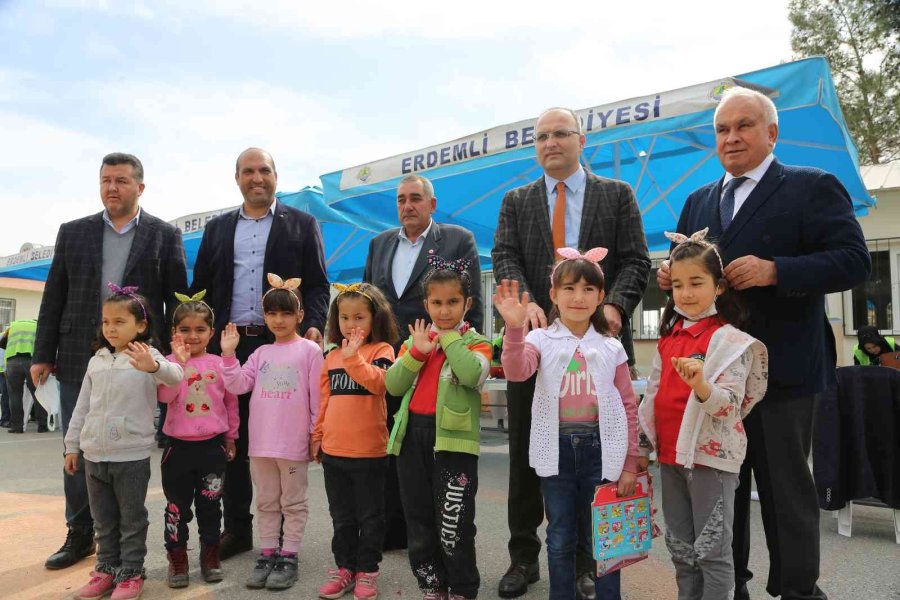 Kırsaldaki Öğrencilere Ücretsiz Berber Ve Kuaför