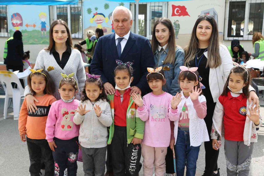 Kırsaldaki Öğrencilere Ücretsiz Berber Ve Kuaför