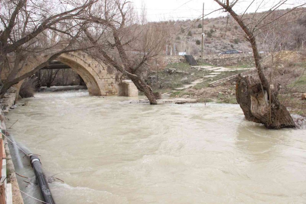 Karaman'da Coşan Dereler Toprağı Sevindirdi