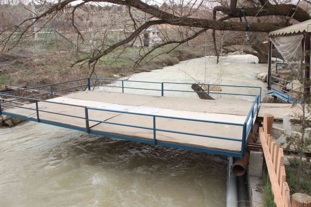 Karaman'da Coşan Dereler Toprağı Sevindirdi