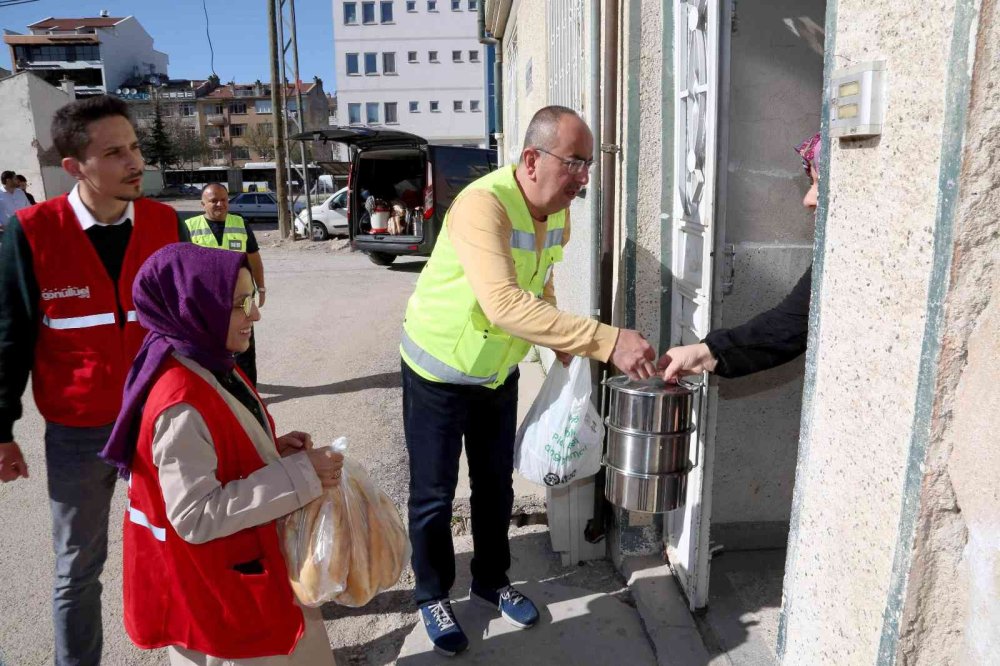 Meram’da İhtiyaç Sahiplerinin Yüzleri Gülüyor