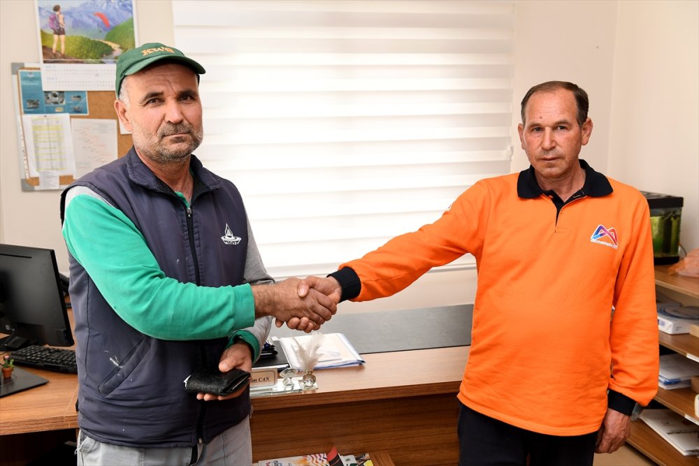 Cüzdanını Kaybeden Vatandaş Cüzdanına Kavuştu