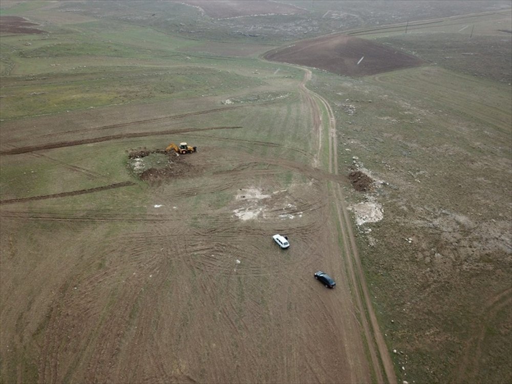 Eskişehir'de Arkeolojik Sit Alanında Kaçak Kazı Yapan 2 Şüpheli Yakalandı