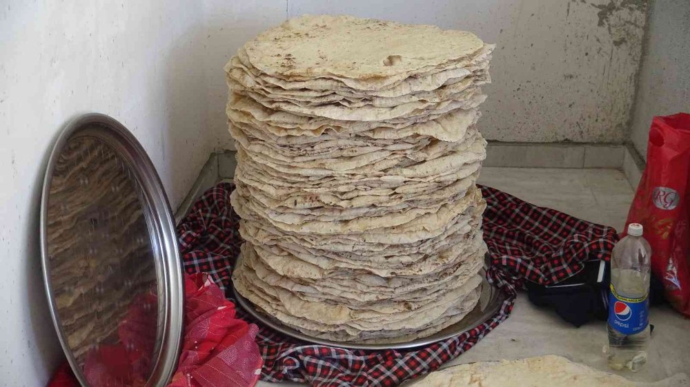 Karaman Hayırsever Muhtarı Taktir etti