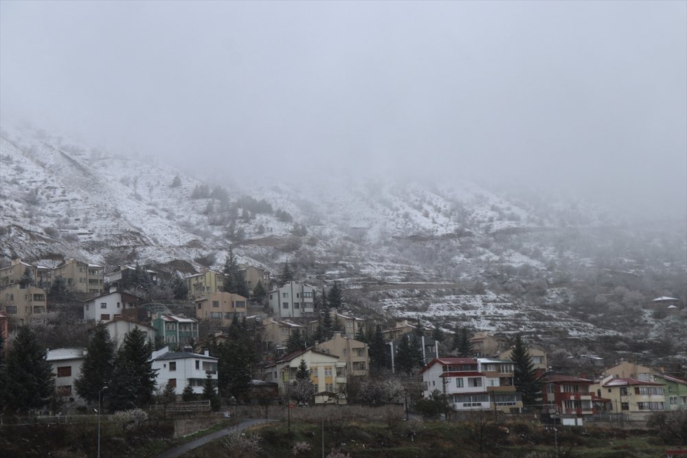 Kayseri Ve Niğde'ye Kar Yağdı