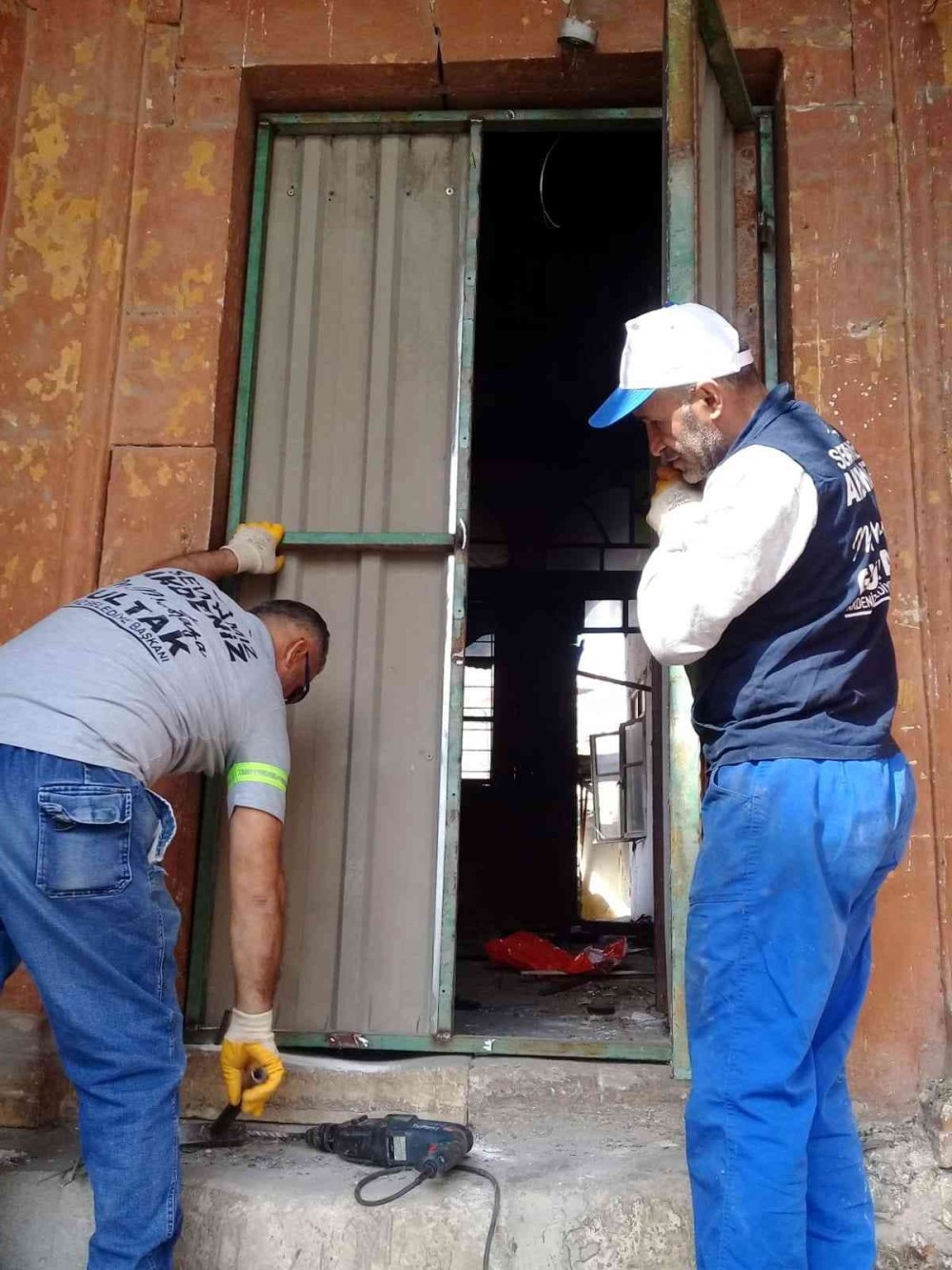 Akdeniz’de Sokaklar Ve Parklarda Bahar Çalışmaları