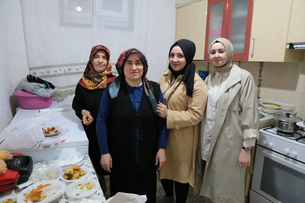 Aksaraylı Aileler, Gurbetteki Öğrencileri İftar Sofralarında Misafir Ediyor