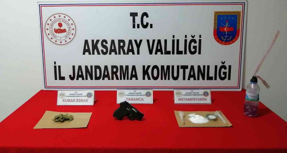 Araçtaki Uyuşturucu Narkotik Detektörü "Kaput"tan Kaçmadı