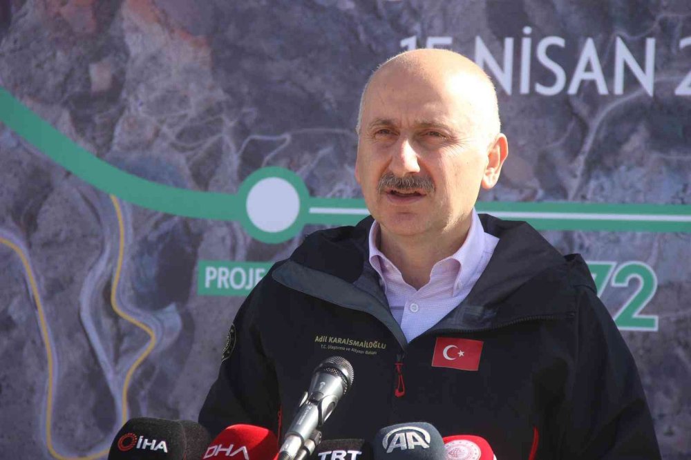 Bakan Karaismailoğlu Eğiste Viyadüğünü İnceledi