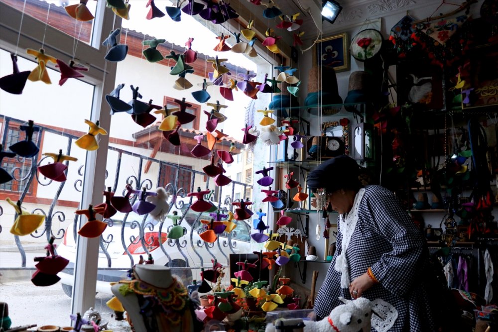 Gelin Geldiği Ailede Keçe Aşığı Oldu