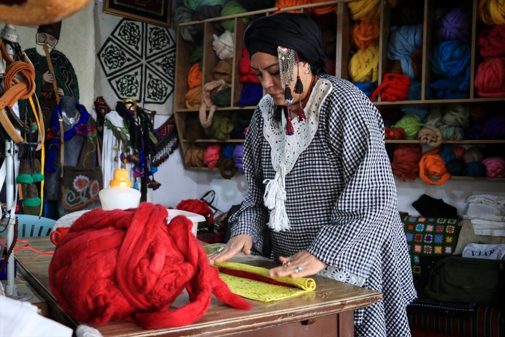 Gelin Geldiği Ailede Keçe Aşığı Oldu