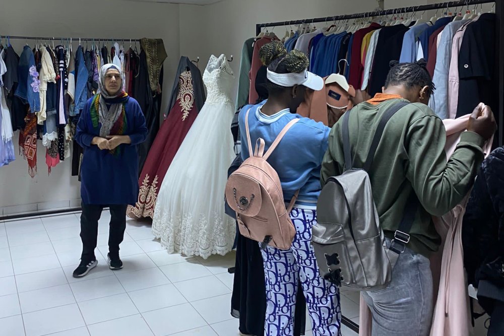 Karaman’da Üniversite Öğrencilerine Kıyafet Yardımı