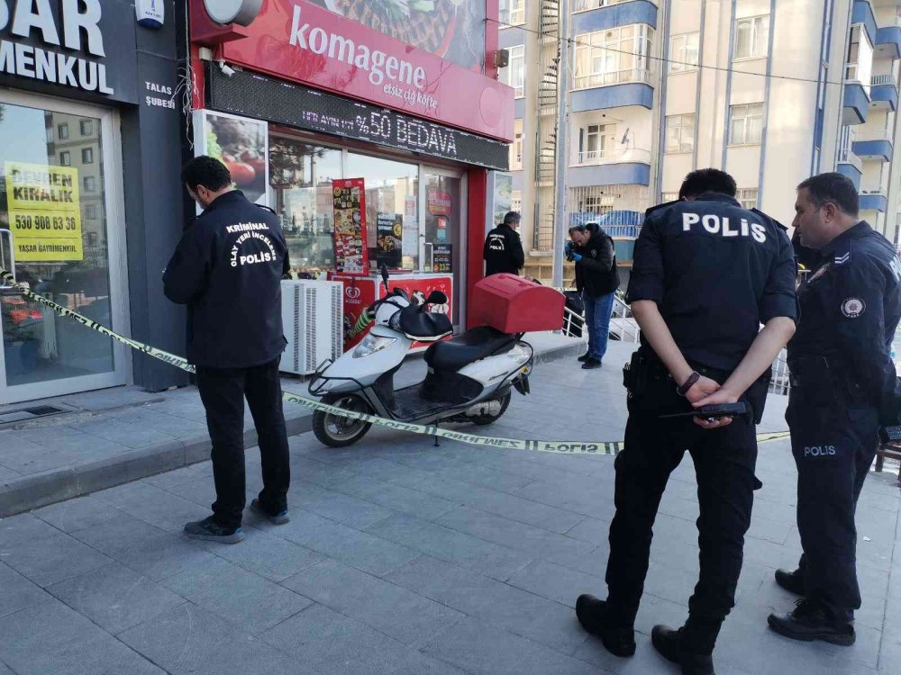 Kayseri’de Bıçaklı Kavga: 3 Yaralı