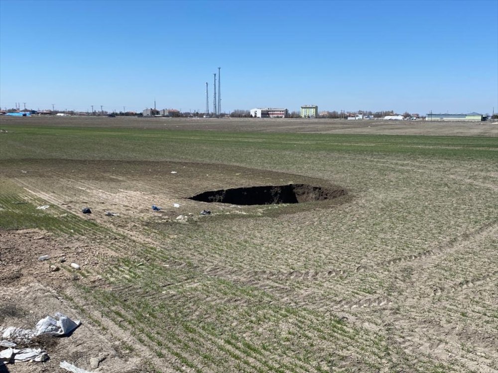 Konya İsmil'de 10 Metre Çapında Yeni Obruk