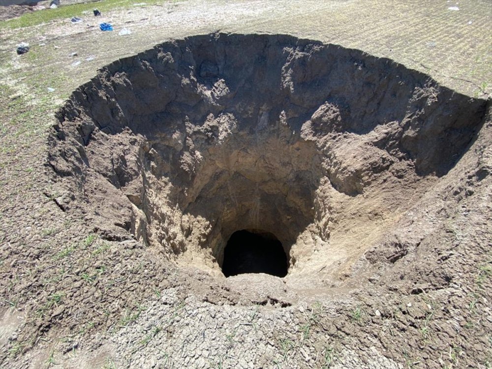 Konya İsmil'de 10 Metre Çapında Yeni Obruk