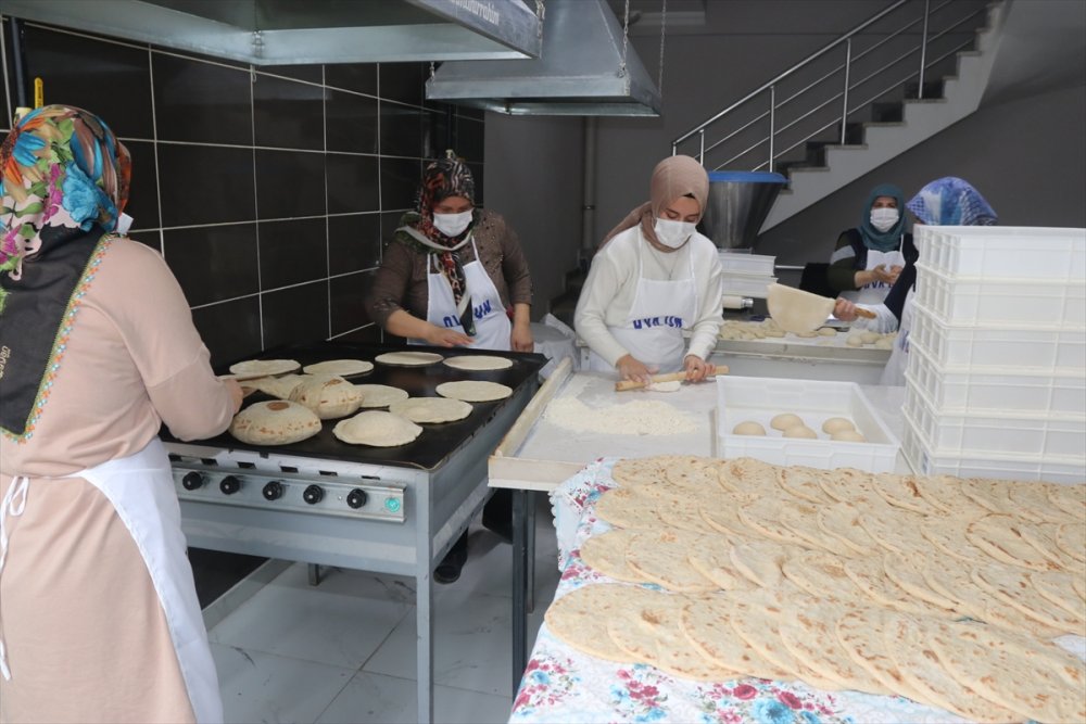 Annelerinden Öğrendikleri "Mayalı Ekmek" Gelir Kapıları Oldu