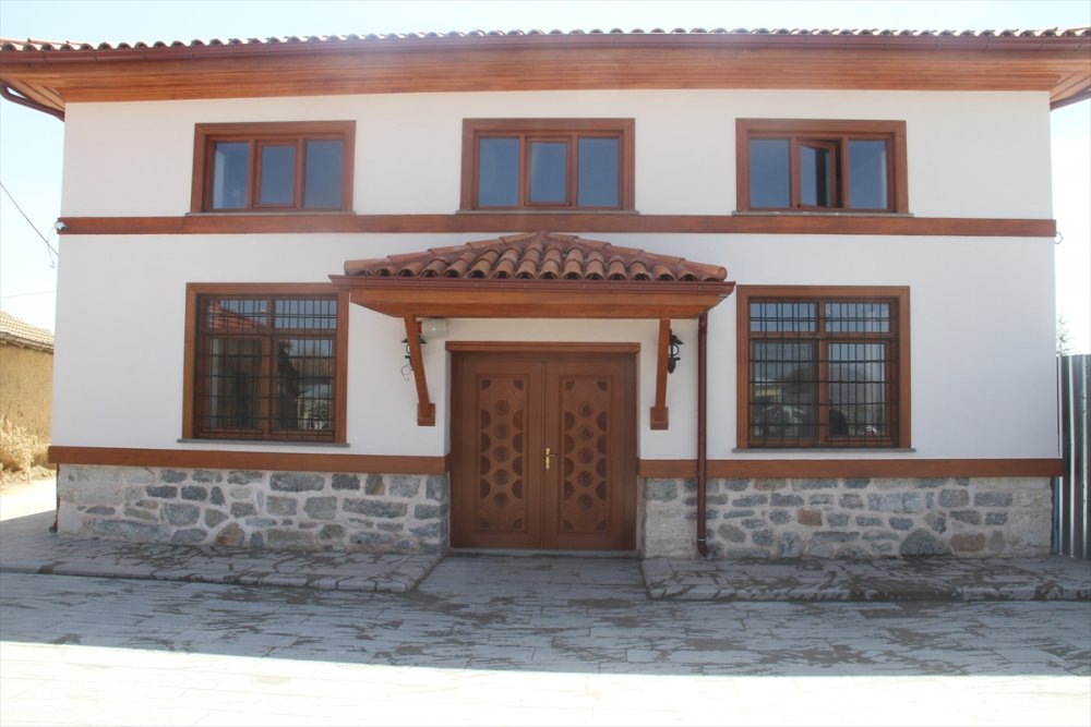 Hüyük'te Tarihi Camide İbadet Heyecanı