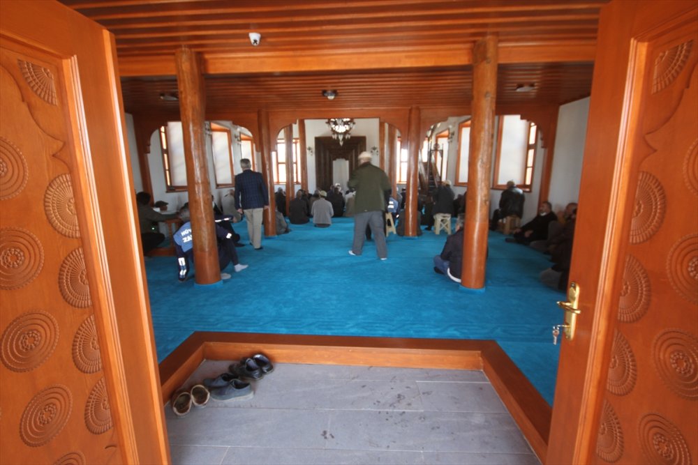 Hüyük'te Tarihi Camide İbadet Heyecanı