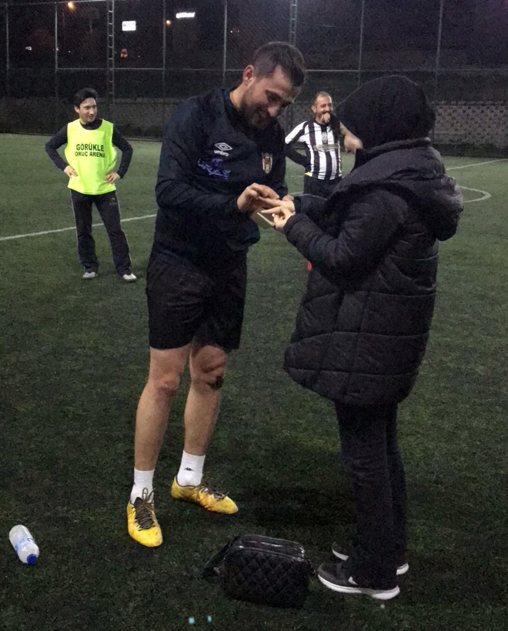 Futbolcunun Teklifi de Böyle Olur