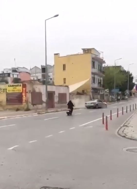 Kaldırımda Son Bulan 3 Saniyelik Drift, Sosyal Medyayı Salladı