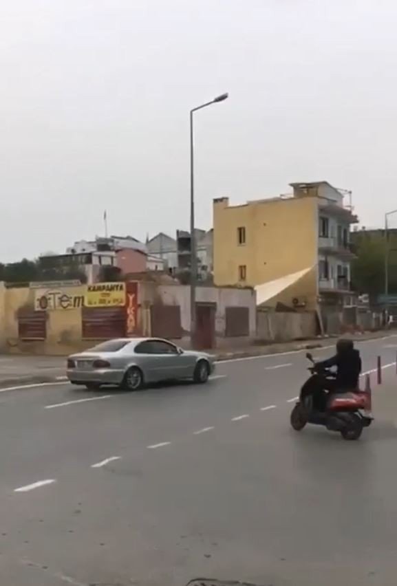 Kaldırımda Son Bulan 3 Saniyelik Drift, Sosyal Medyayı Salladı