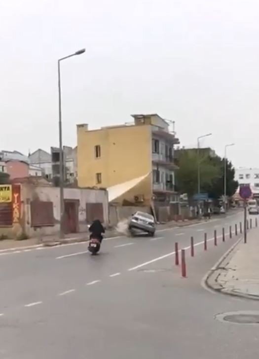 Kaldırımda Son Bulan 3 Saniyelik Drift, Sosyal Medyayı Salladı