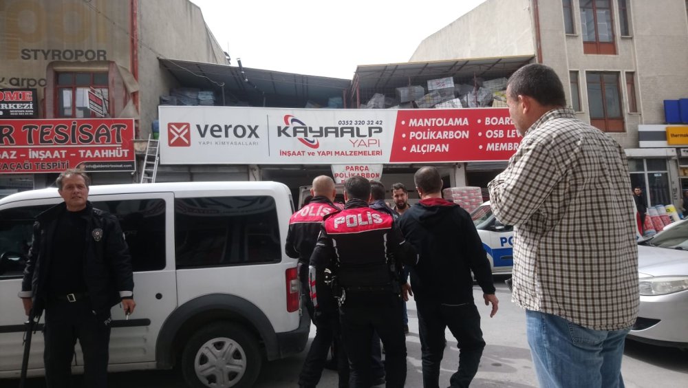 Kayseri'de Nakliyecilerin Kavgasında 1 Yaralı