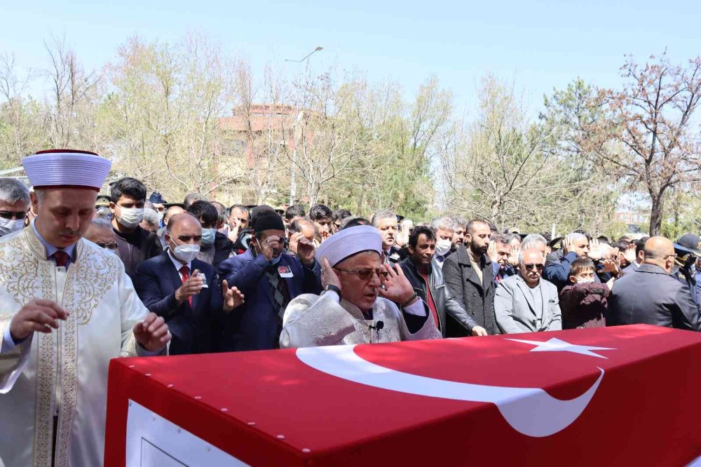 Pençe Kilit Şehidi Son Yolculuğuna Uğurlandı