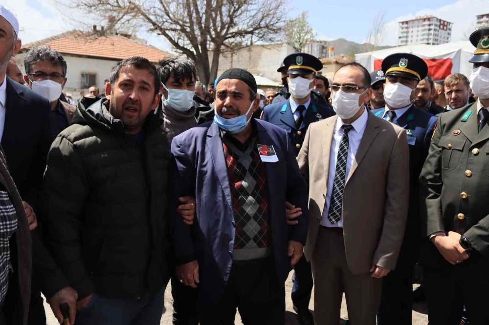 Şehidin Naaşı Son Kez Babaevinde